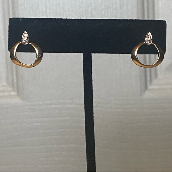 OMEGA Dewdrop 18K Yellow Gold Diamond Earrings - Picture 11 of 12